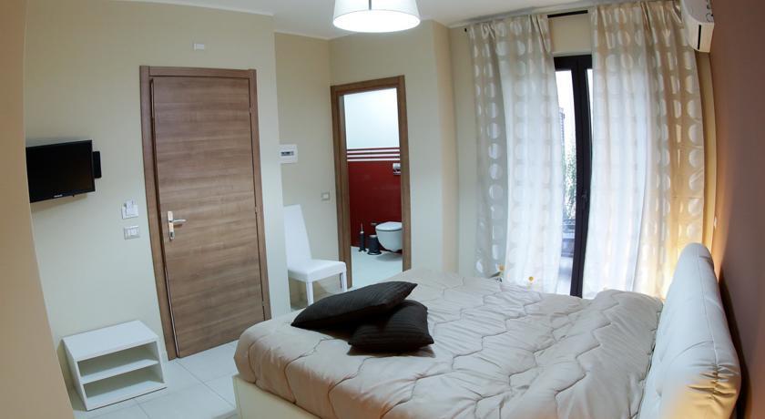 B&B Ciclopi อาชิ กัสเตลโล ภายนอก รูปภาพ