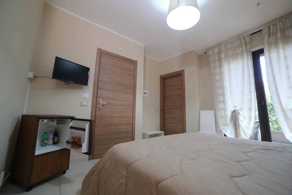 B&B Ciclopi อาชิ กัสเตลโล ภายนอก รูปภาพ